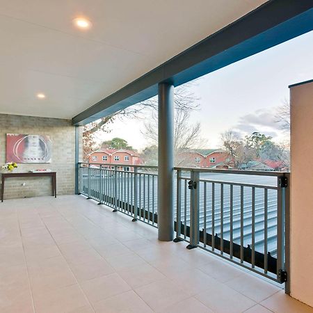 Ibis Styles Canberra Tall Trees Exterior foto