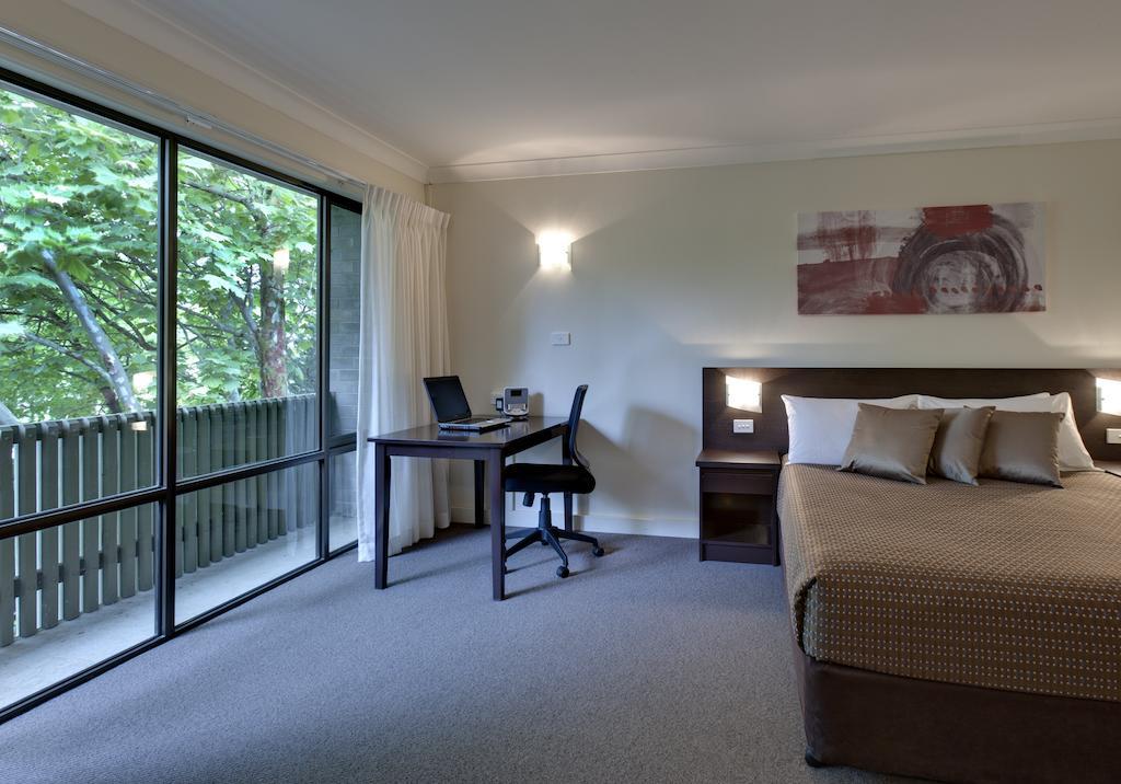 Ibis Styles Canberra Tall Trees Exterior foto