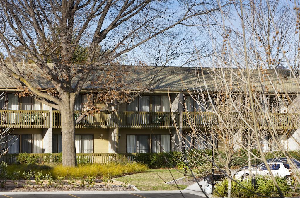 Ibis Styles Canberra Tall Trees Exterior foto
