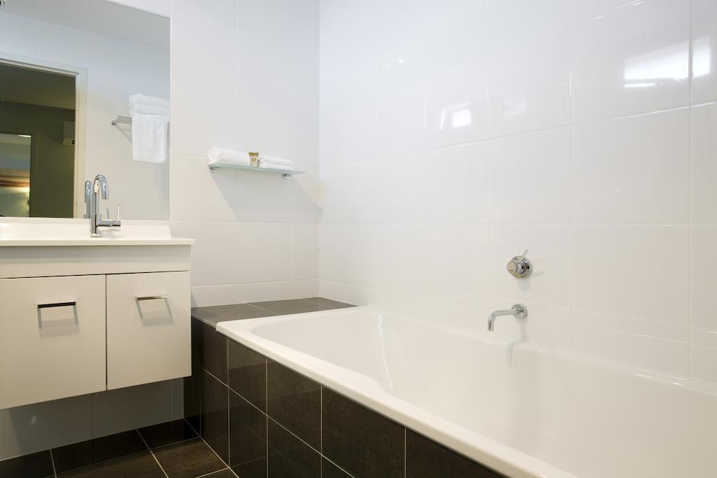 Ibis Styles Canberra Tall Trees Exterior foto