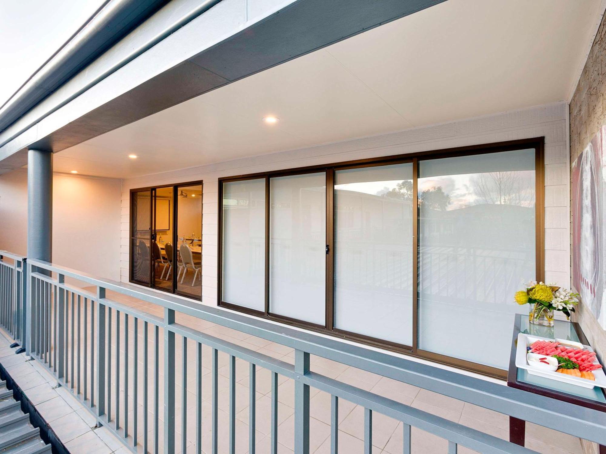 Ibis Styles Canberra Tall Trees Exterior foto