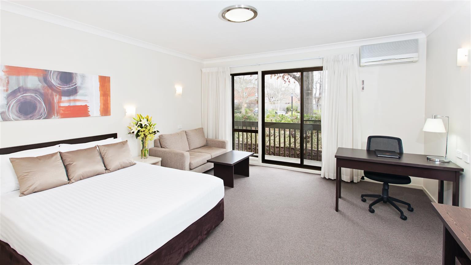 Ibis Styles Canberra Tall Trees Exterior foto