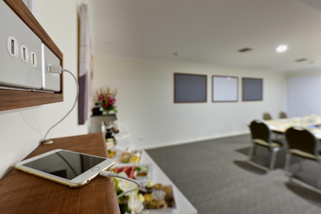 Ibis Styles Canberra Tall Trees Exterior foto