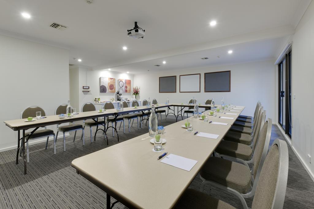 Ibis Styles Canberra Tall Trees Exterior foto
