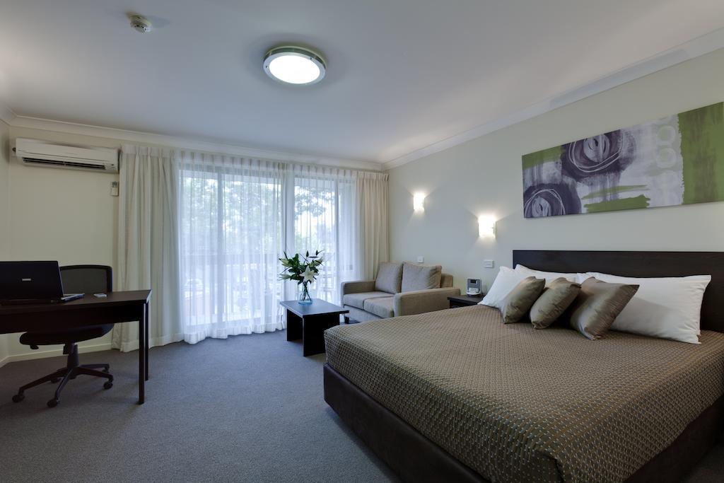 Ibis Styles Canberra Tall Trees Exterior foto