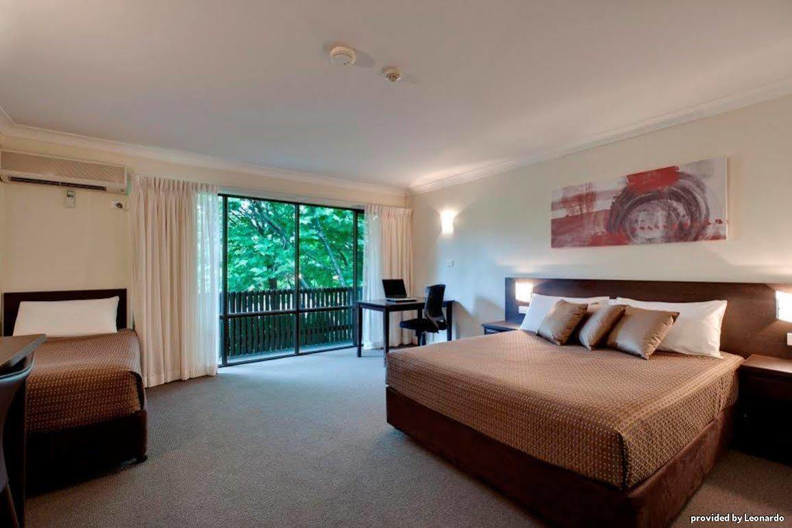 Ibis Styles Canberra Tall Trees Exterior foto