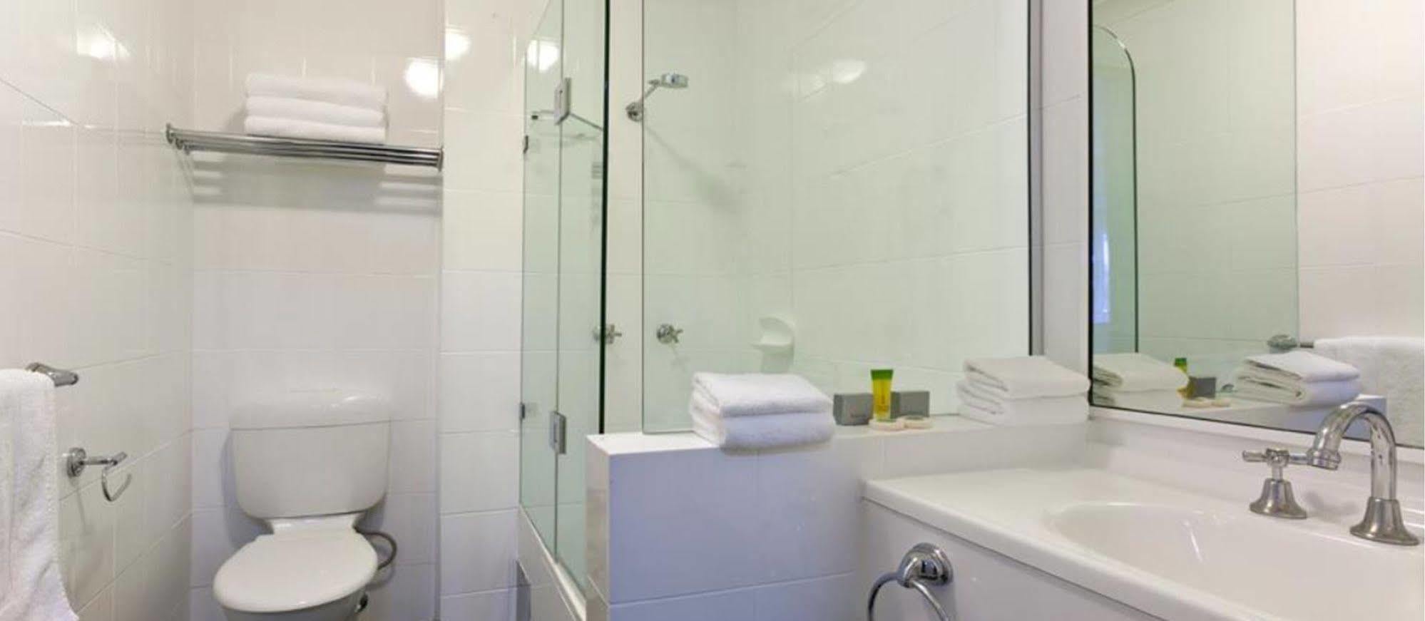Ibis Styles Canberra Tall Trees Exterior foto