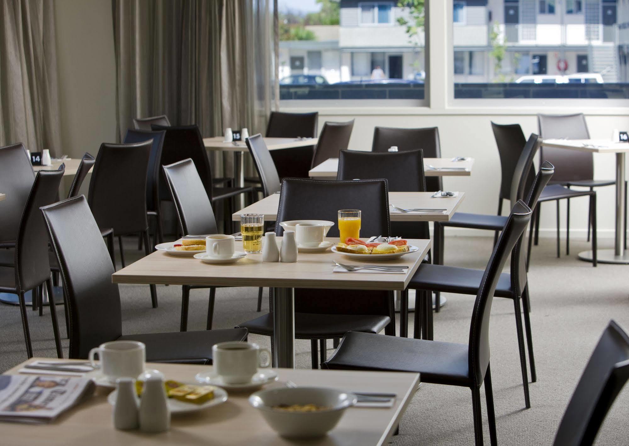 Ibis Styles Canberra Tall Trees Exterior foto
