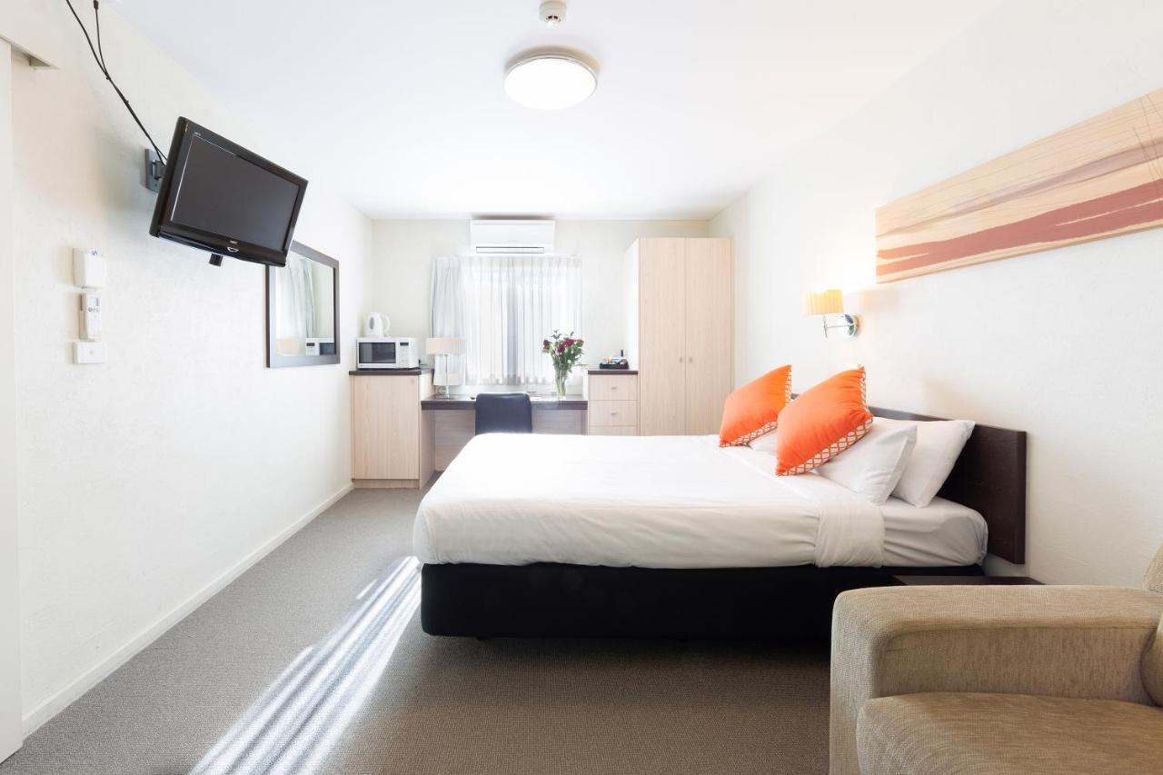 Ibis Styles Canberra Tall Trees Exterior foto