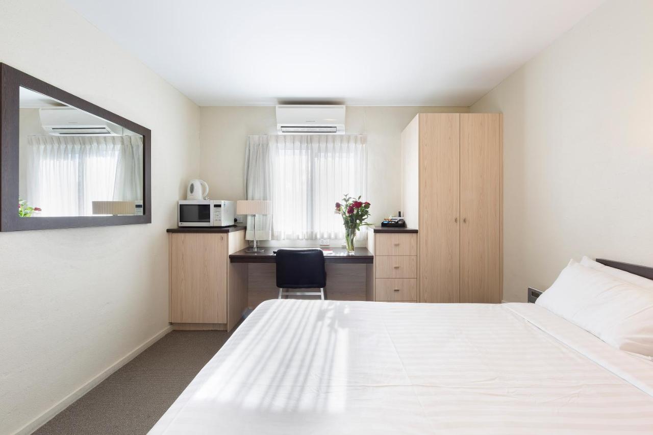 Ibis Styles Canberra Tall Trees Exterior foto