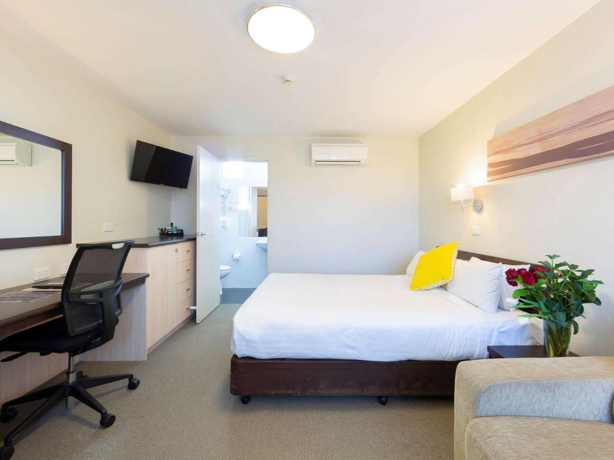 Ibis Styles Canberra Tall Trees Exterior foto
