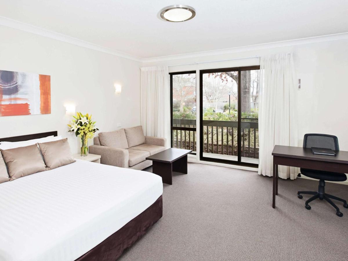 Ibis Styles Canberra Tall Trees Exterior foto