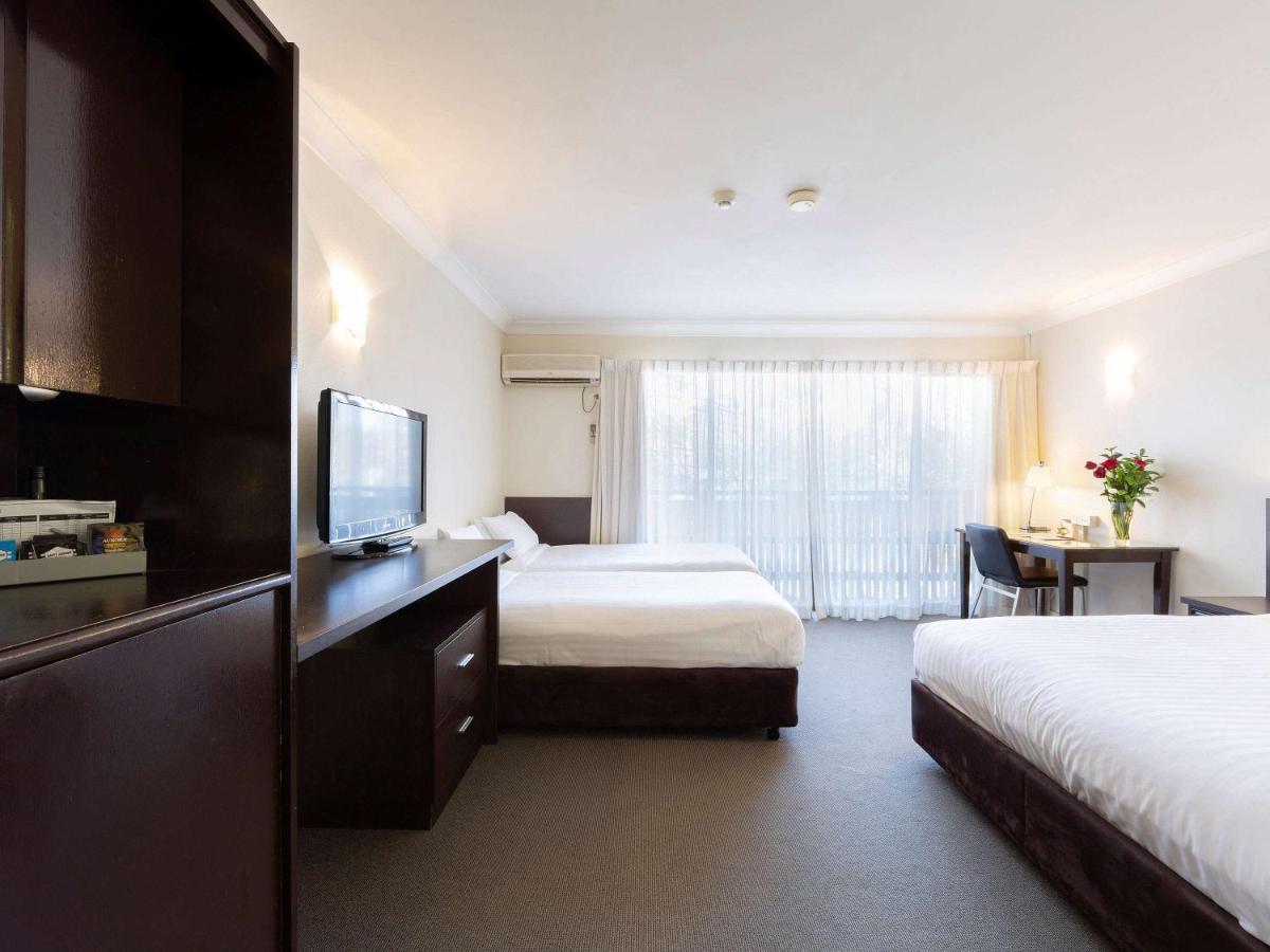 Ibis Styles Canberra Tall Trees Exterior foto