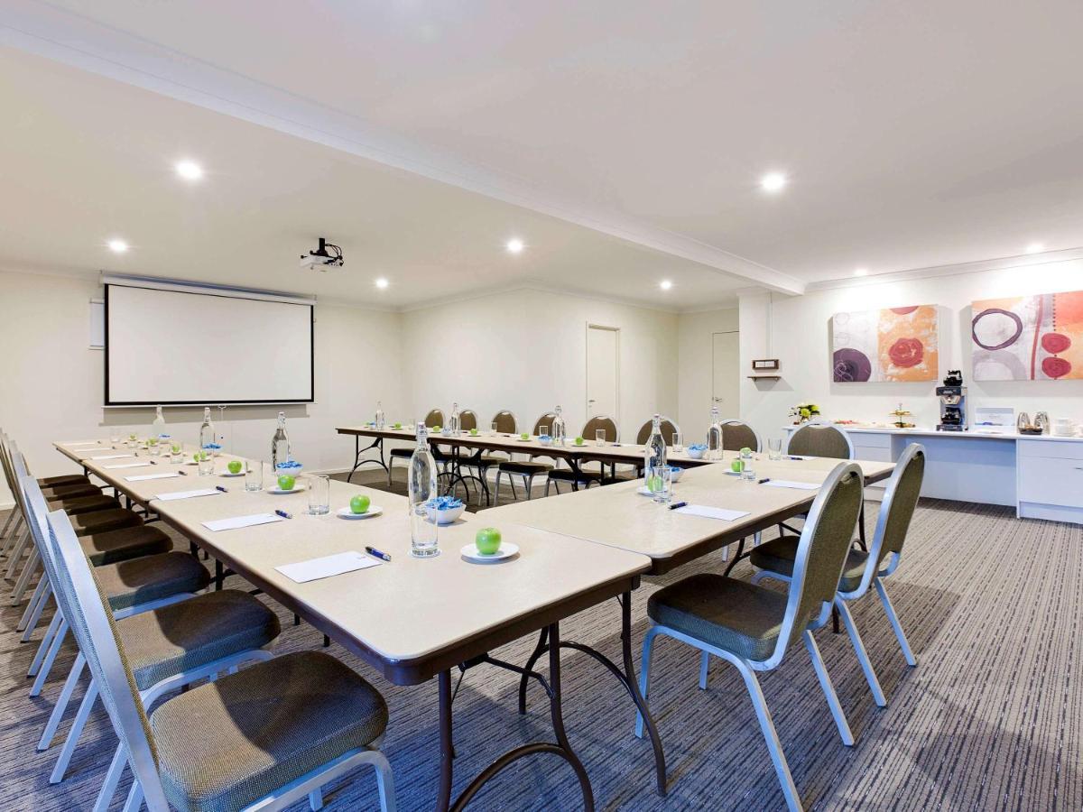 Ibis Styles Canberra Tall Trees Exterior foto