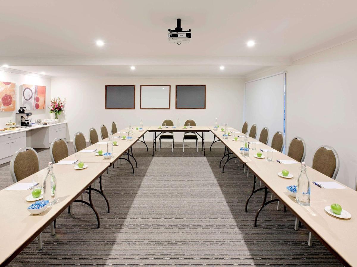 Ibis Styles Canberra Tall Trees Exterior foto