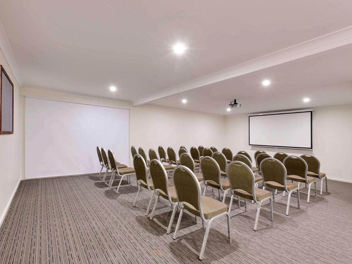 Ibis Styles Canberra Tall Trees Exterior foto